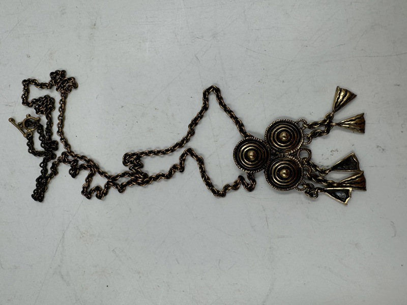 Halssmykke i Bronsje