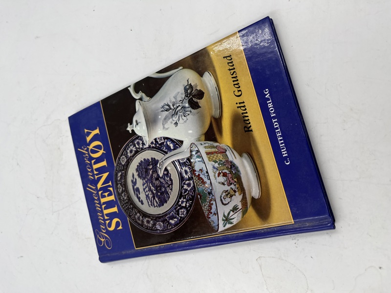 Bok - Gammelt Norsk Stentøy