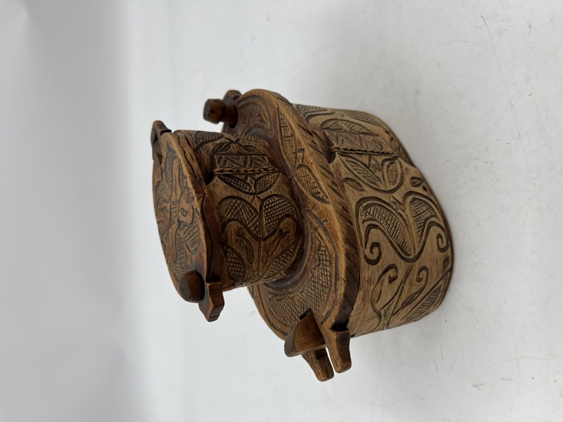 17/1800 Talls utskåret etasje tine