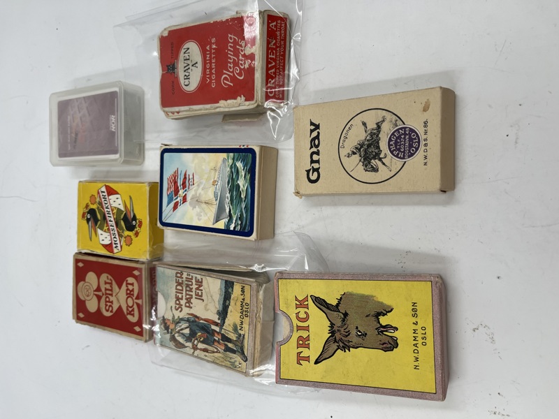 Samling m/ gml kortspill 8 stk
