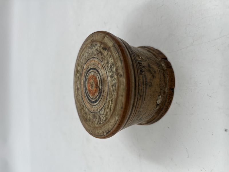 17/ 1800 talls eske med m/ lokk 