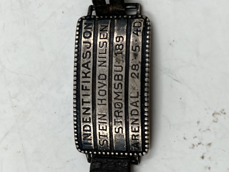 Unik hådledsmerke strømsbu 2 v krig