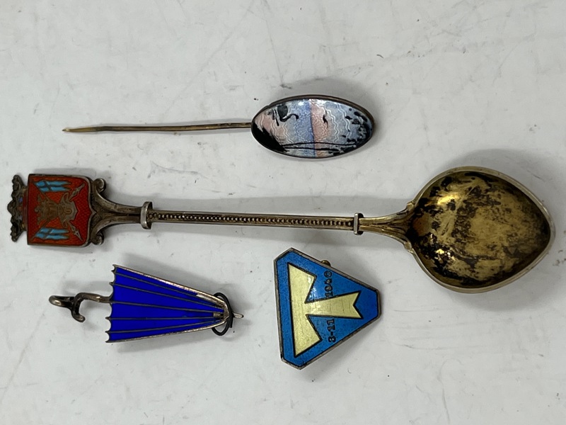 Sølv og emalje skje + 3 merker m/ emalje