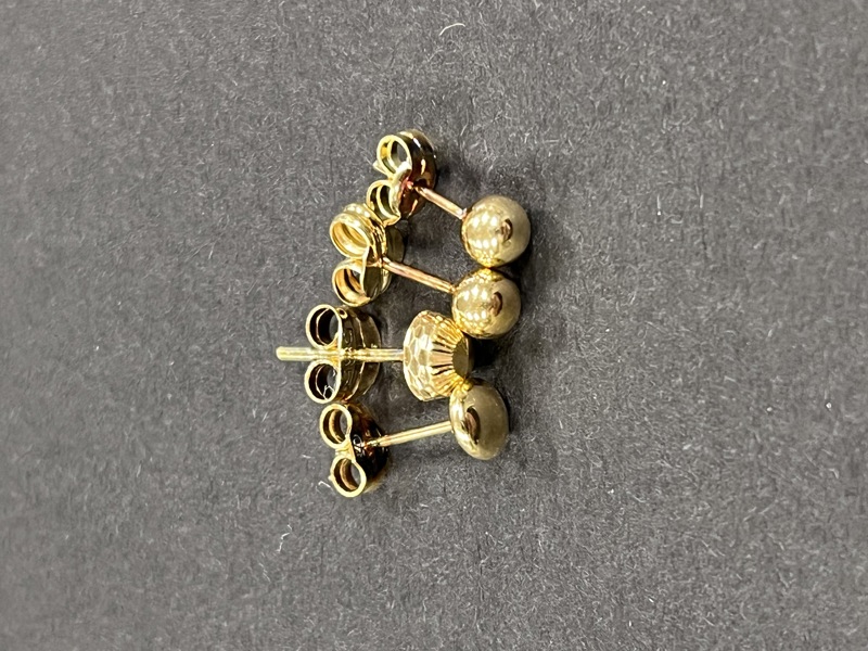 Gull ØP 1 par kuler d: 4 mm + 1 par ulike ca 5 mm