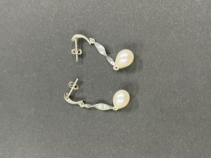 Sølvørepynt L: 4 cm