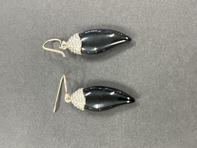 Sølv ørepynt med sort onyx