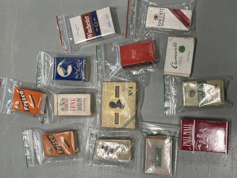 Lott Tobakk uåpnet / tomme