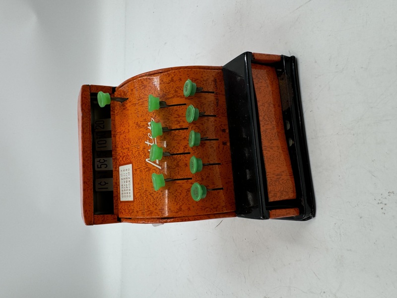 Eldre Barnekasseapperat 