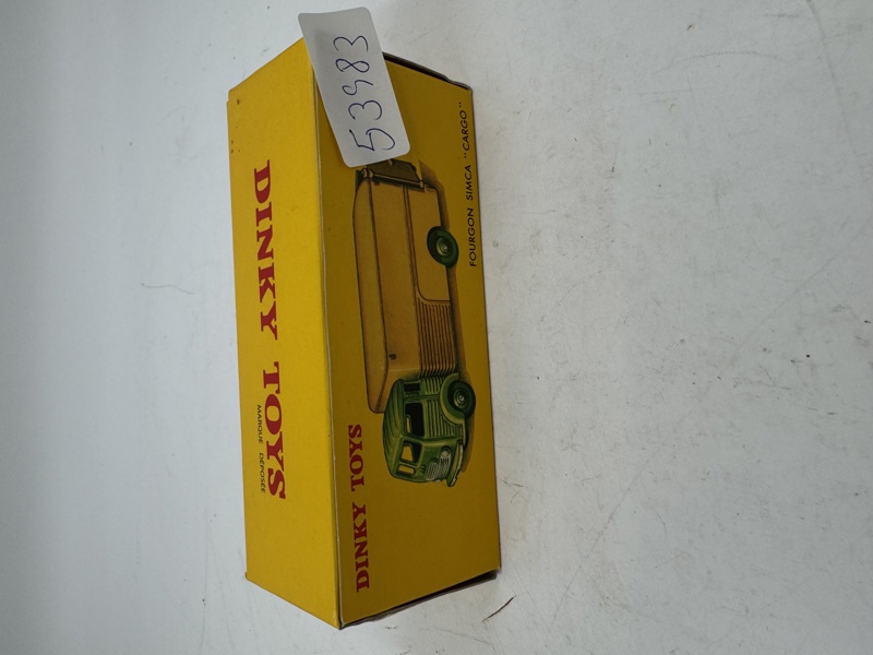 Dinky Toys Fourgon Simca Cargo