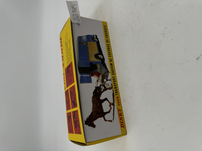 Dinky Toys - Transport Saviem De Chevaux De Courses