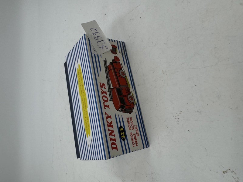 Dinky Toys- Fourgon Incendie Premier Secours Berliet