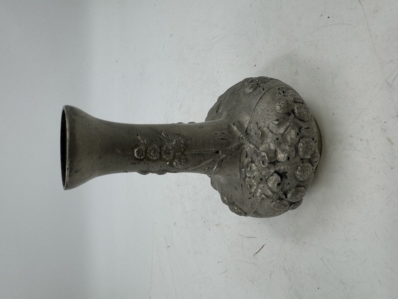 Tinn vase 
