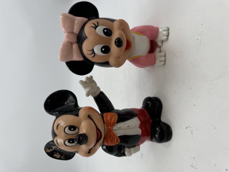 2 Disney figurer