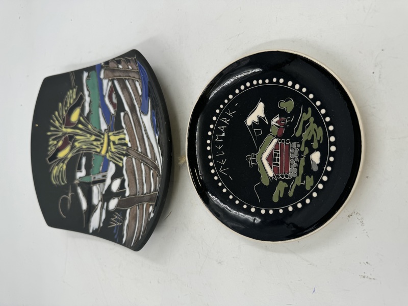 Arol - 2 platter i keramikk