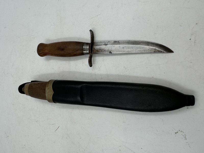 Brusletto kniv + 1 speider kniv u/ slir
