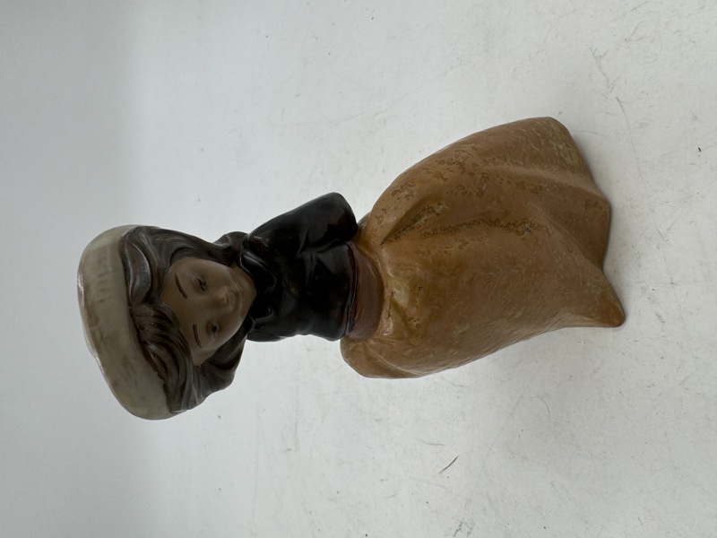 DAO- Figur Dame m/ skjørt