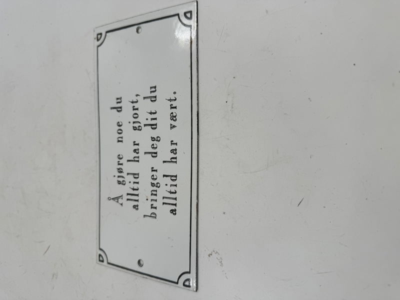 Emaljeskilt fra slutten av 1900 tallet