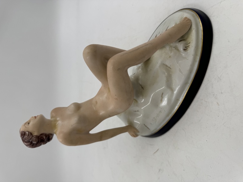 Gml flott signert figur