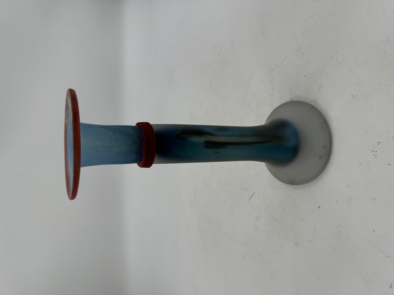 Kunst glass lysestake signert under