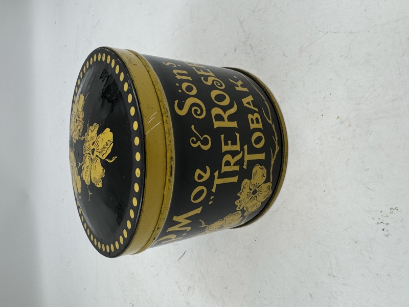 Boks O.P.Moe & Søns Tre roser Tobak m/ lokk