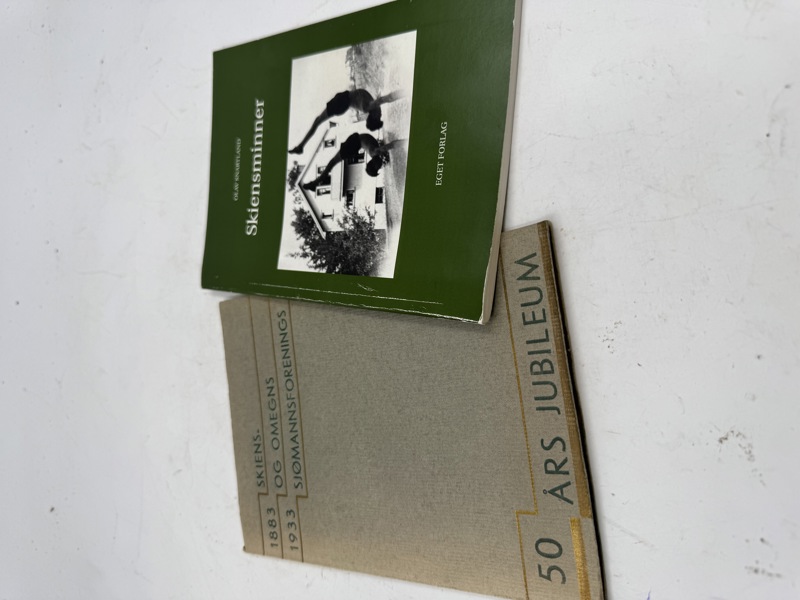 2 Bøker - Skiensminner + Skiens og omegns ajømannsforening 1883- 1933