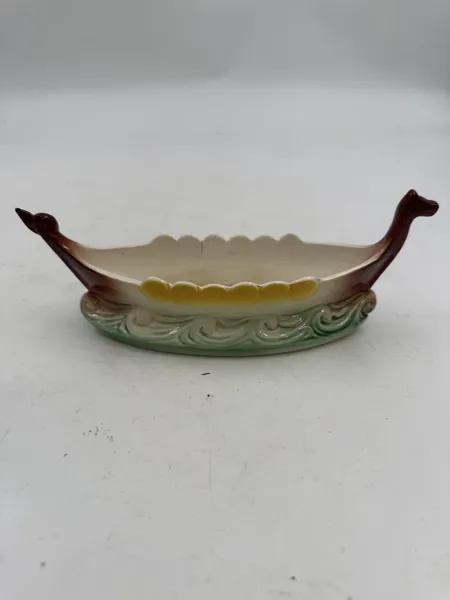 Egersund- Vintage Vikingskip i fajanse ofte produsert som en souvenir eller askebeger.