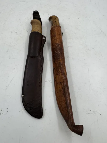 Lott. 2 Kniver