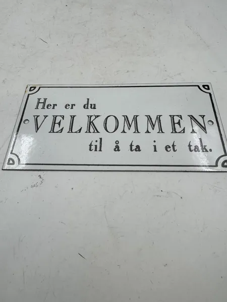 Emaljeskilt fra slutten av 1900 tallet