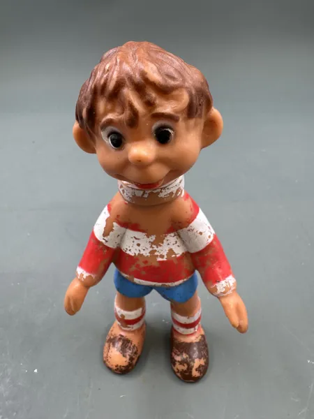 Klassisk Titten Tei leketøyfigur i plast fra 1970 tallet