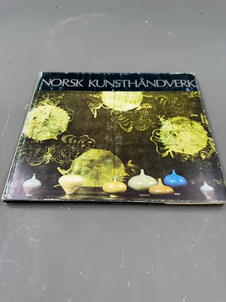 Bøker- Norsk Kunsthåndverk
