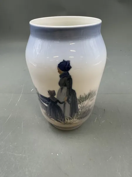 Royal Copenhagen Vase (Håndmalt)