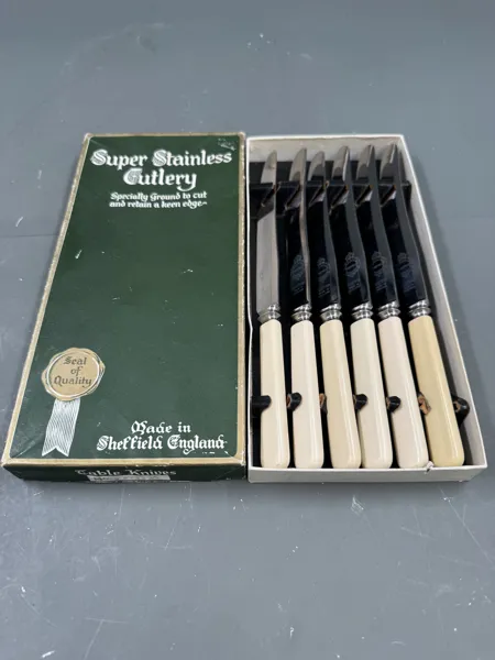 6 stk Sheffield kniver i orginal eske