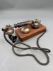 Gammel telefon med riksløve