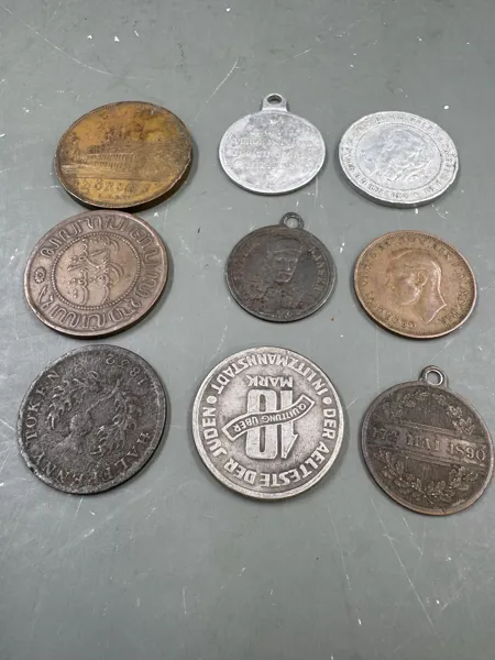9 gml mynter og medaljer