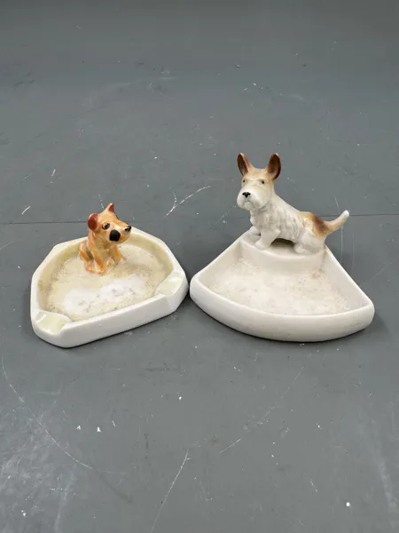 2 artige gml Hunde askebgere