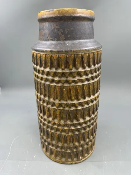 Pløen- Stor Nydelig vase i leramikk