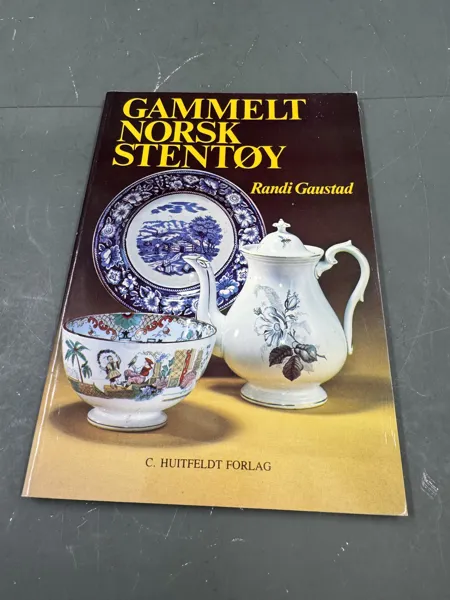 Bok -Gammelt Norsk Stentøy