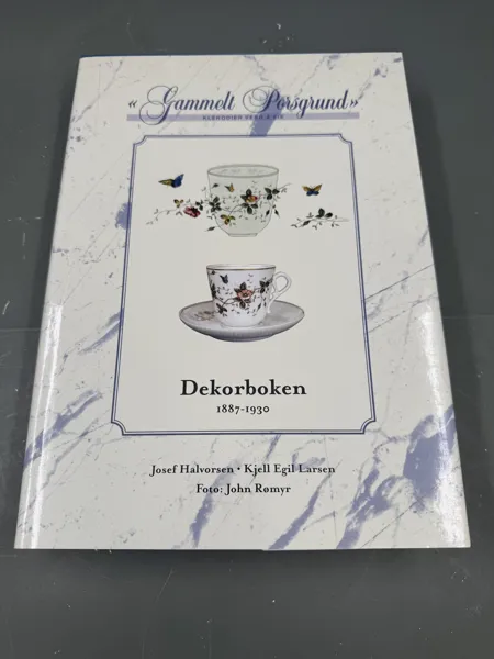 Bok Gammelt Porsgrund 
Klenodier verd å eie