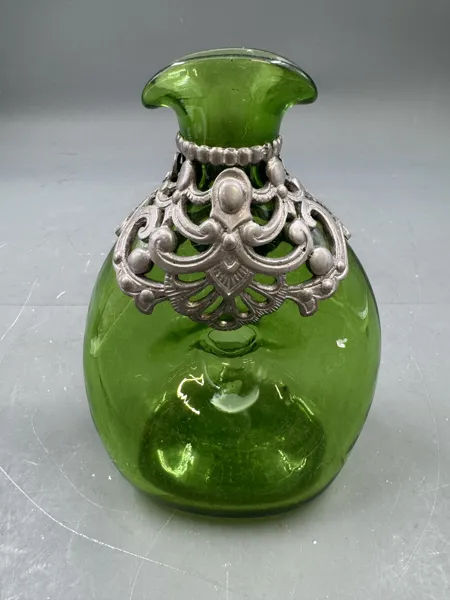 Jugend/ Art deco- Grønn kluckaflaske 