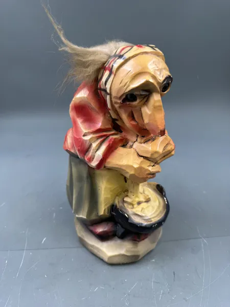 Tradisjonell Norsk Trollfigur