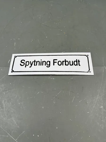 Emaljeskilt spyting 1990 tallet