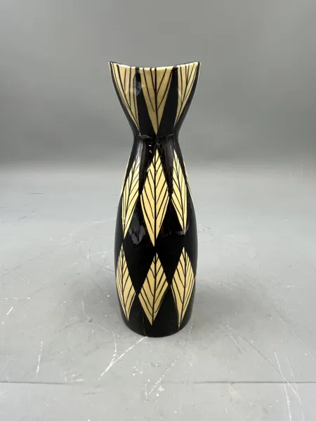 Stavanger flint desgin vase