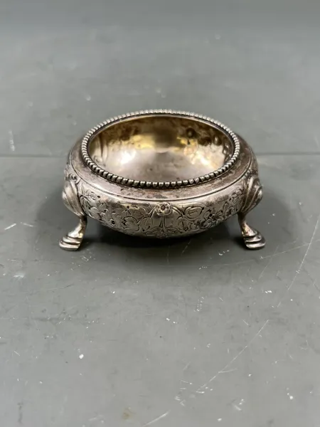1800 talls liten søt bolle