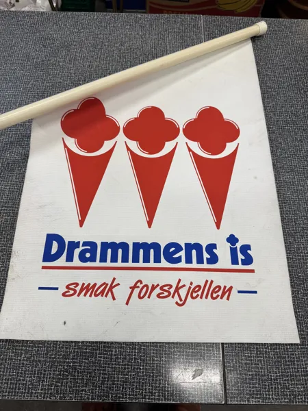Gmlt drammens is flagg