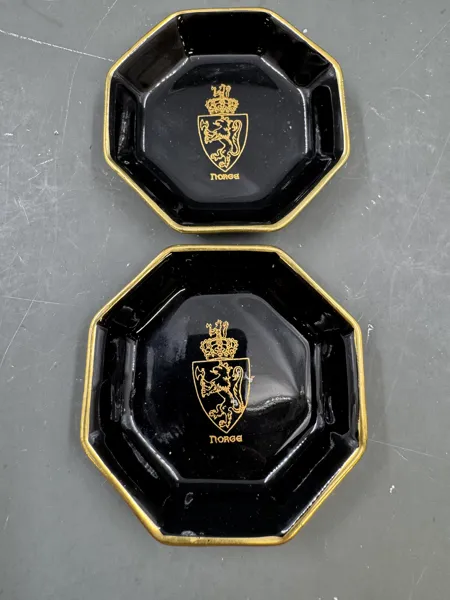 PP- 2 stk kuvertaskebeger m/ riksløve
