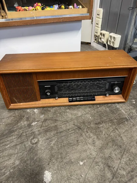 Radionette gammel teak radio