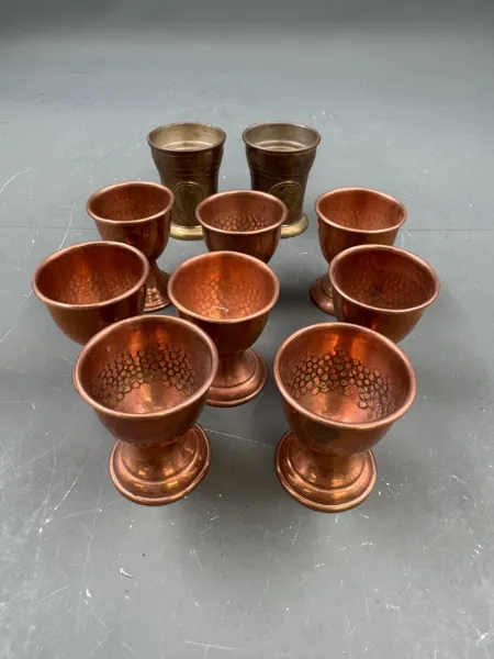 8 stk eggeglass i kobber + 2 stk Vintage drammeglass i kobber Messing