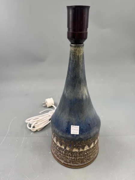Keramisk Bordlampe (Finn Hald)
med ny skjerm 