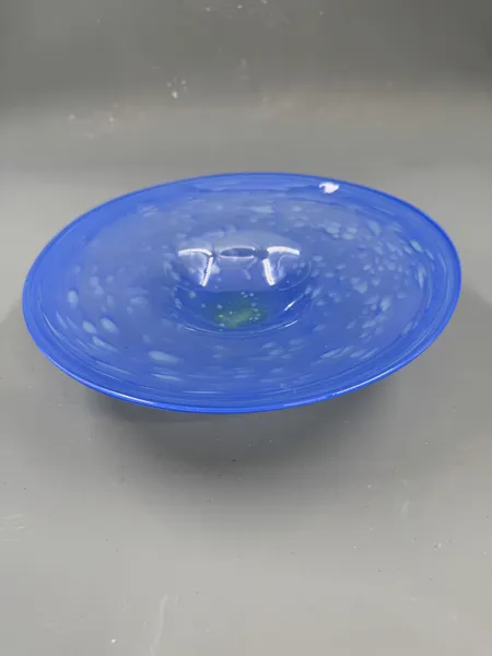 Kunstglassfat signert 